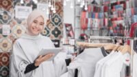 mengelola usaha butik
