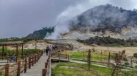 Pesona Kawah Sikidang Dieng, Destinasi Wisata yang Harus dikunjungi-kawanonline.co.id