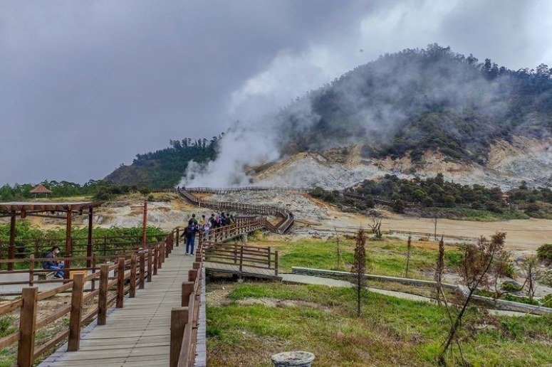 Pesona Kawah Sikidang Dieng, Destinasi Wisata yang Harus dikunjungi-kawanonline.co.id