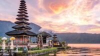 Pura Uluwatu, Destinasi Wisata Pulau Bali yang Tak Boleh Terlewatkan-kawanonline