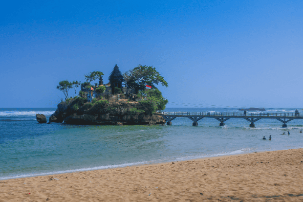 Pura di Tengah Laut yang Ikonik kawan online