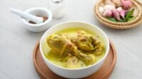 _Sajian Opor Ayam Kuning Lezat untuk Santapan Hangat-kawanonline .