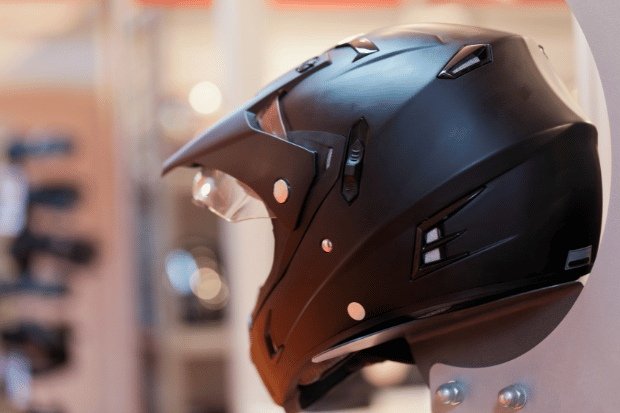 usaha toko helm