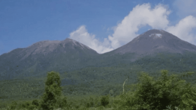 Gunung Lewotobi, Si “Kembar” Laki Laki dan Perempuan di Flores kawan online