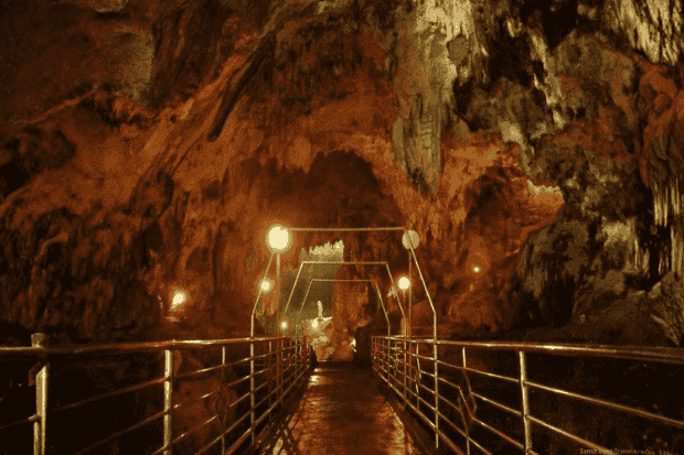 Goa Jatijajar Kebumen Tempat Wisata Ikonik dengan Kisah Menarik