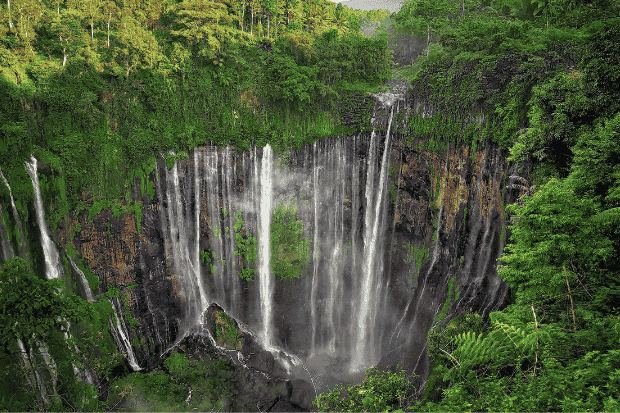 Air Terjun Tumpak Sewu dan Pesonanya yang Memikat Perjalananmu
