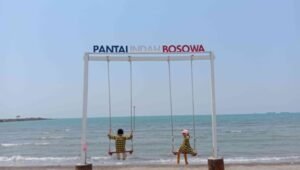 Pantai Bosowa Makassar Pesona Wisata Pesisir yang Bersahaja