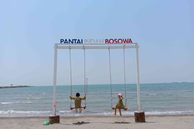 Pantai Bosowa Makassar Pesona Wisata Pesisir yang Bersahaja