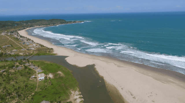Pesona Alami Pantai Sawarna di Ujung Banten