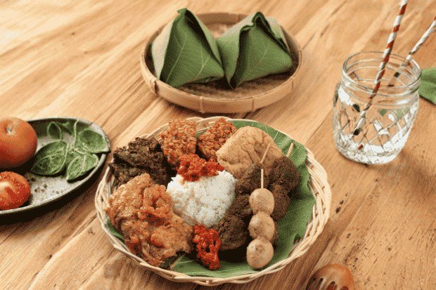 Ciri Khas Penyajian Nasi Jamblang yang Membuatnya Berbeda kawan online