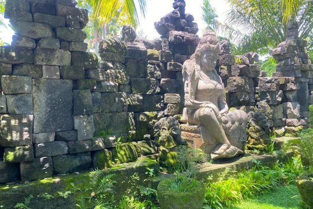 Daya Tarik Arsitektur dan Ornamen big garden corner kawan online
