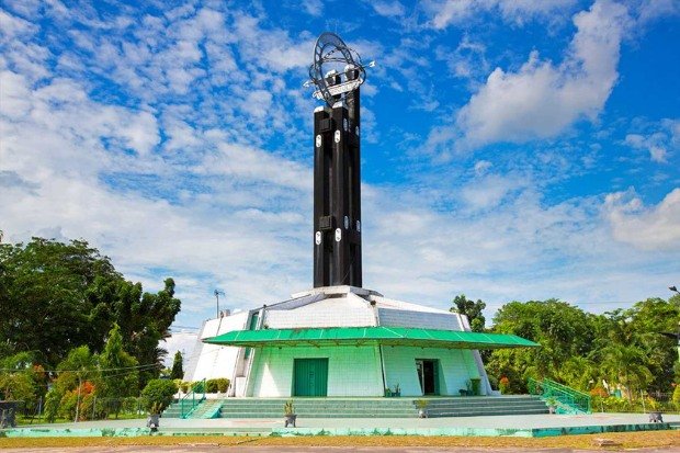 Tugu Khatulistiwa Pontianak Ikon Geografis Indonesia kawan online
