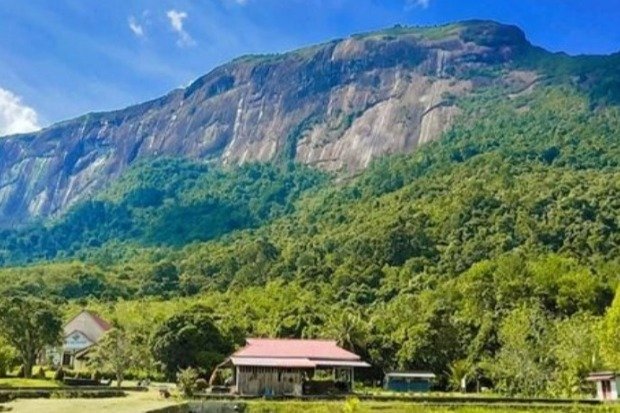Keunikan Geologi Bukit Kelam kawan online