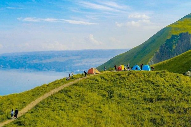 Aktivitas wisata di Bukit Holbung kawan online