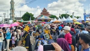 Kirab Jolen dan Beragam Pertunjukan Budaya