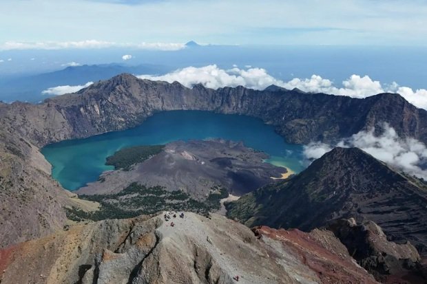 Keindahan danau kawah Gunung Rinjani kawan online