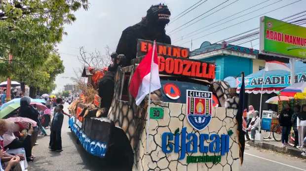 Mobil Hias Menjadi Daya Tarik Utama Karnaval Pembangunan Cilacap 2026