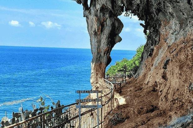 Pesona Pulau Gili Iyang dari Sudut Kehidupan Lokal kawan online